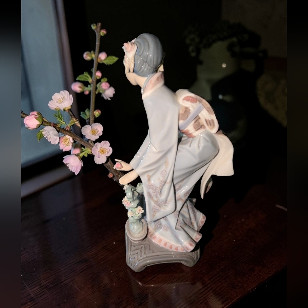 Lladro Figurine "JAPANESE TRADITIONAL GEISHA GIRL" #1449 Retired 1998 Mint - Picture 2 of 7